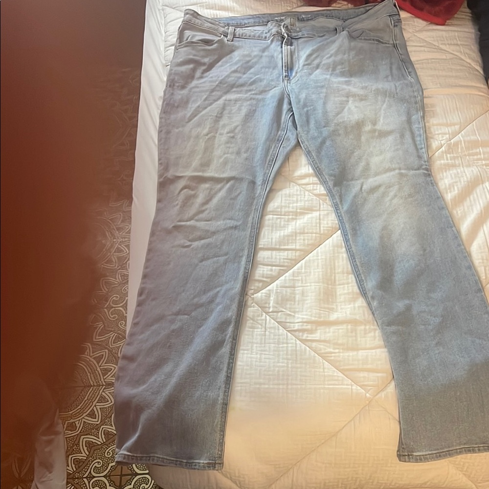 Women's Light Blue Mid-Rise Jeans